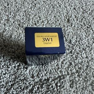 Estée Lauder double wear foundation, 3W1 TAWNY